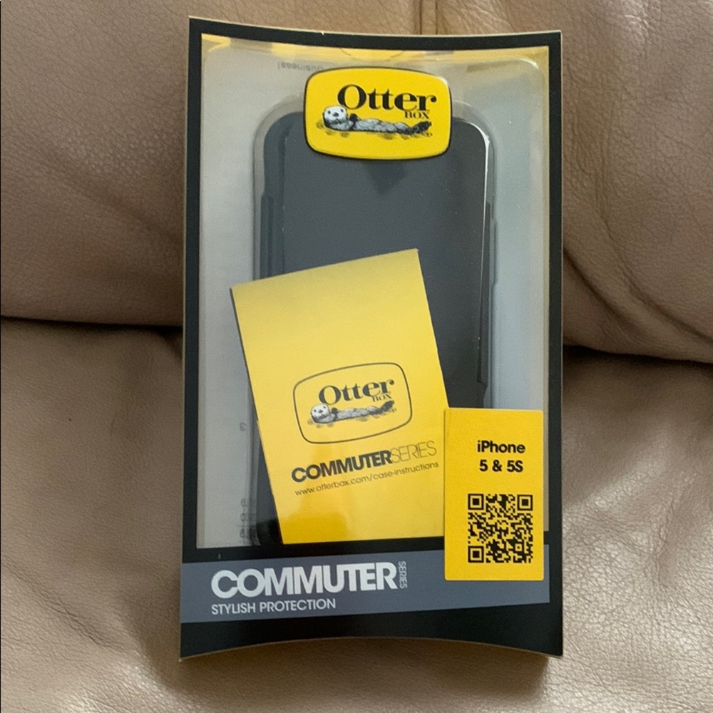 OtterBox Commuter Series Black Case for iPhone 5 & 5S